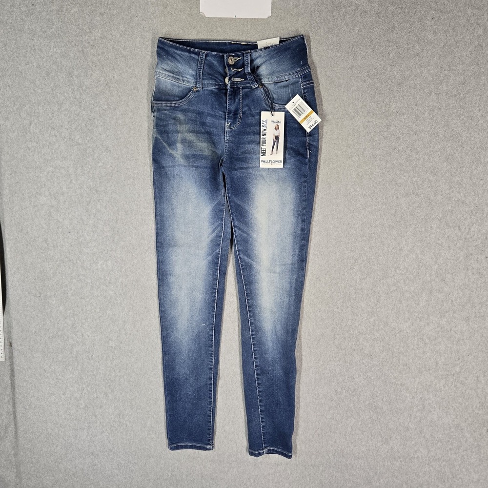 Wallflower Women Jeans 3/26 Blue Denim The Sassy Fit Skinny Slim 28" Inseam NWT